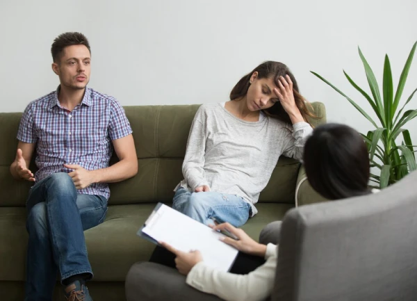 terapeuta-de-parejas.webp